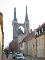 Jakobskirche in K�then - Blick vom Bachdenkmal am Ende der Schulstra�e